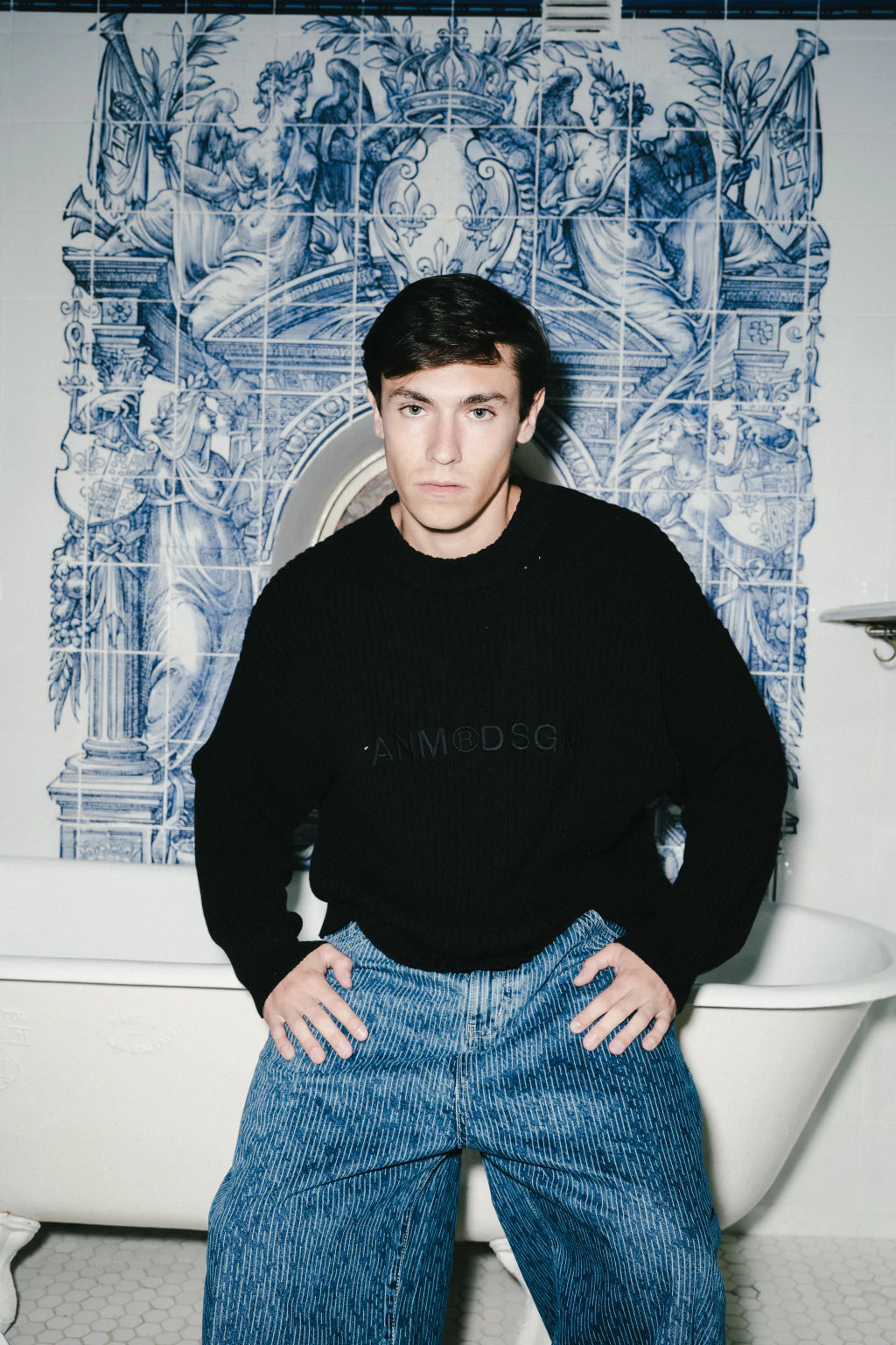 SWEATER - COLD BLACK