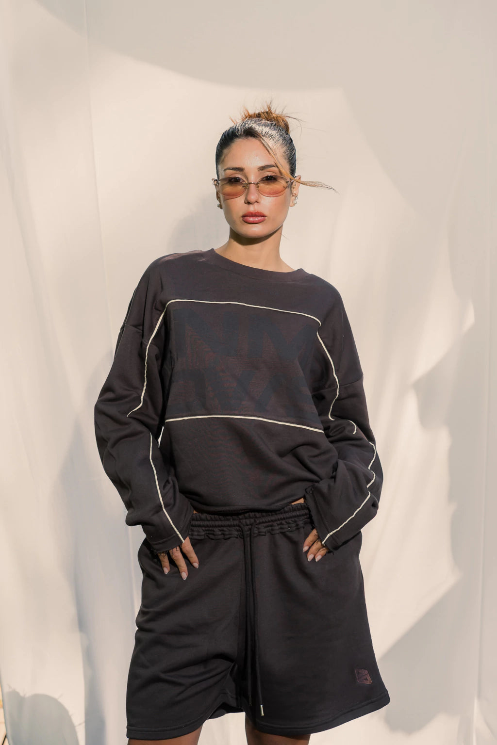 CREWNECK - heat dark