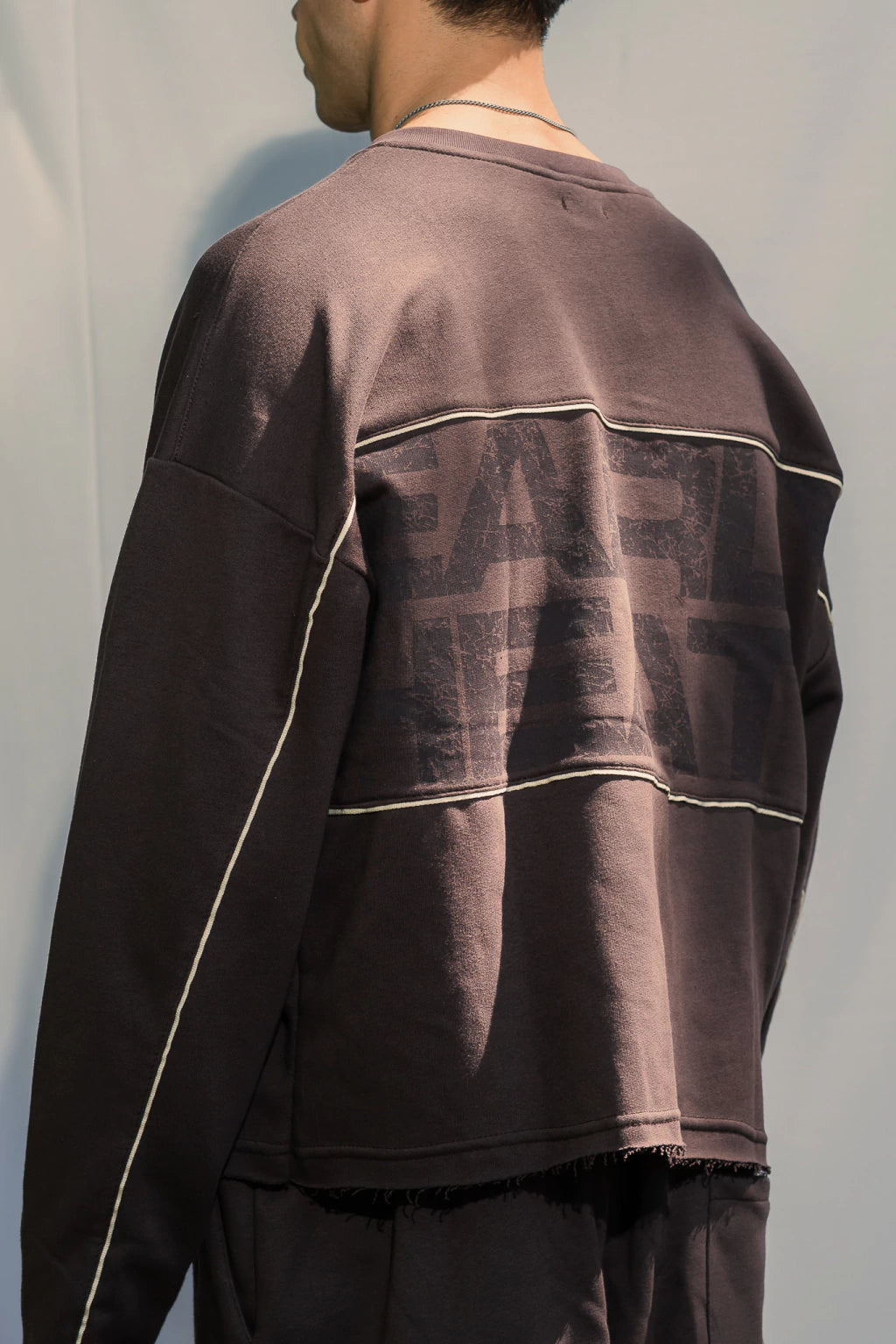 CREWNECK - heat dark