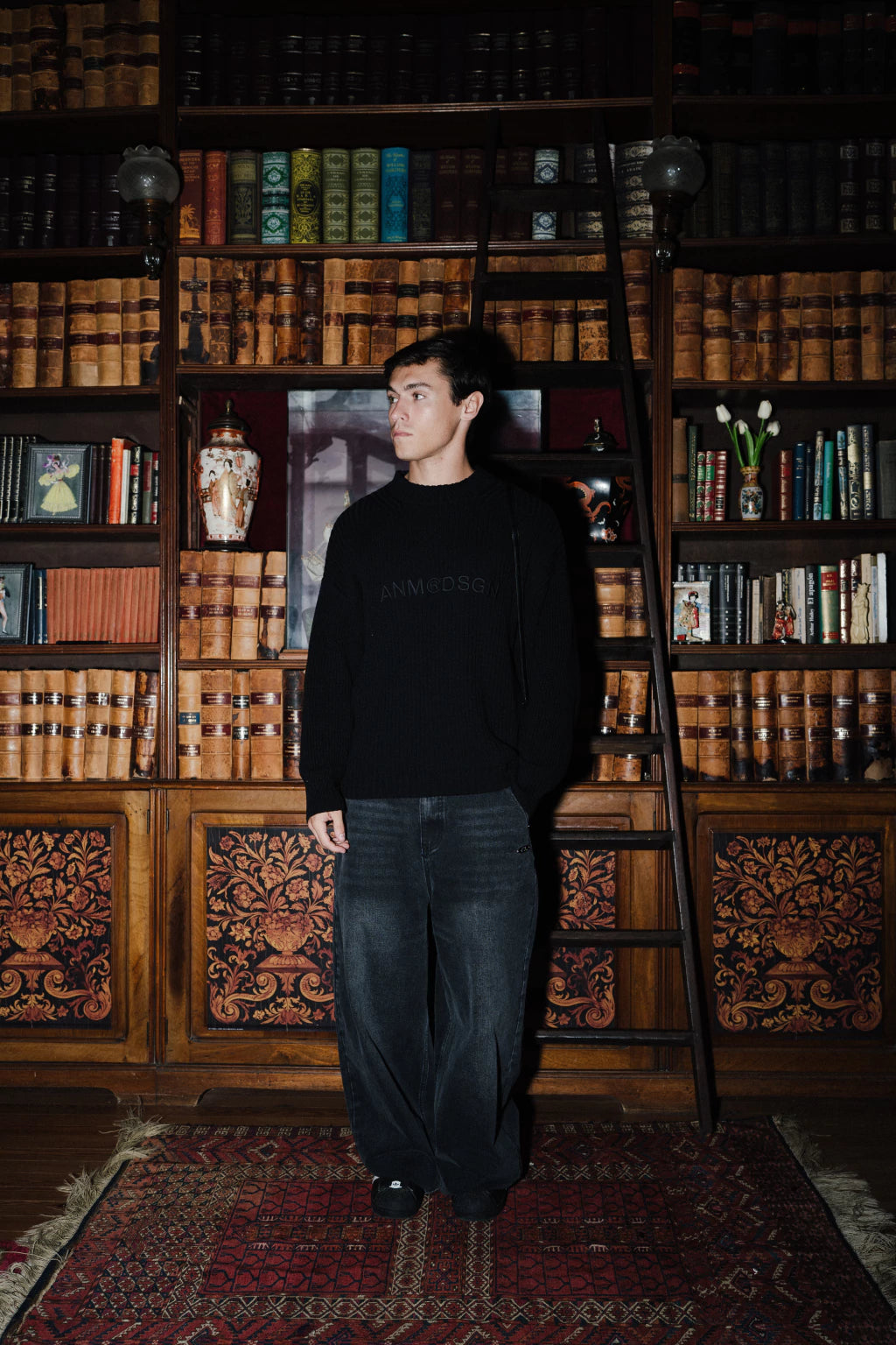 SWEATER - COLD BLACK