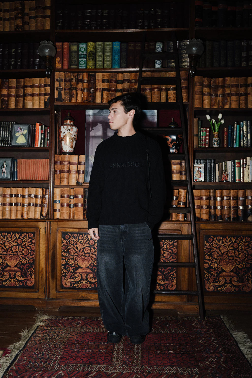 SWEATER - COLD BLACK