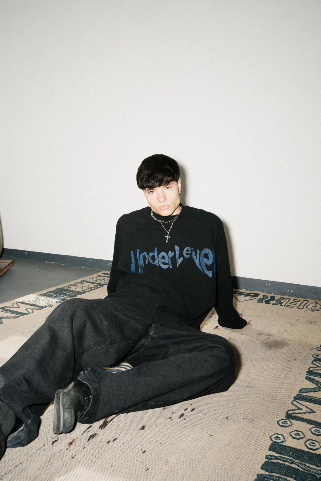 CREWNECK - fallout black