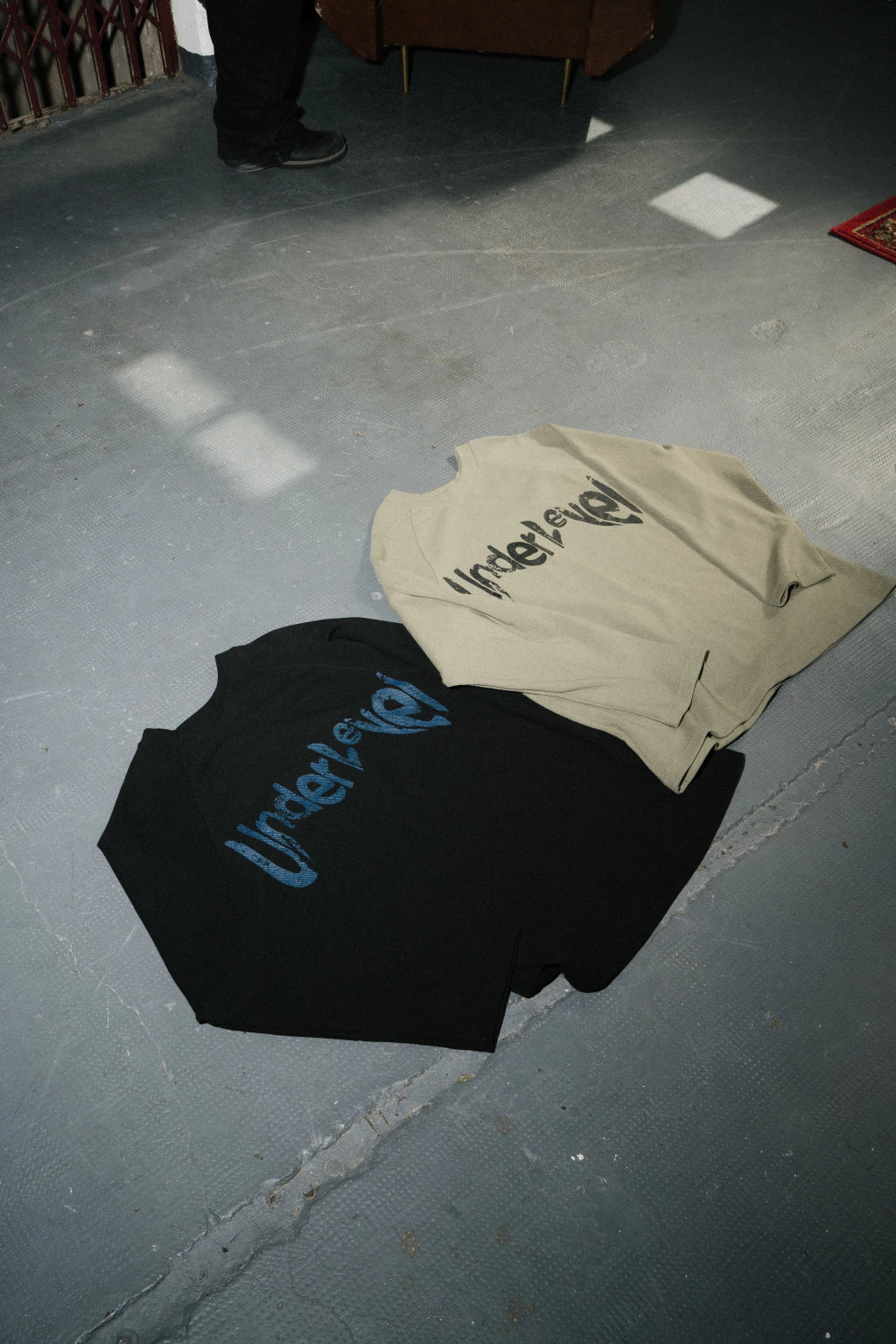 CREWNECK - fallout black