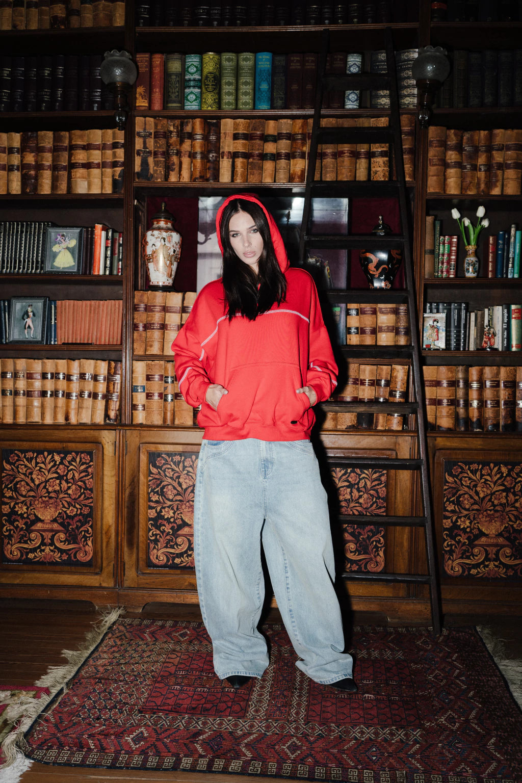 HOODIE - OVERLOCK RED