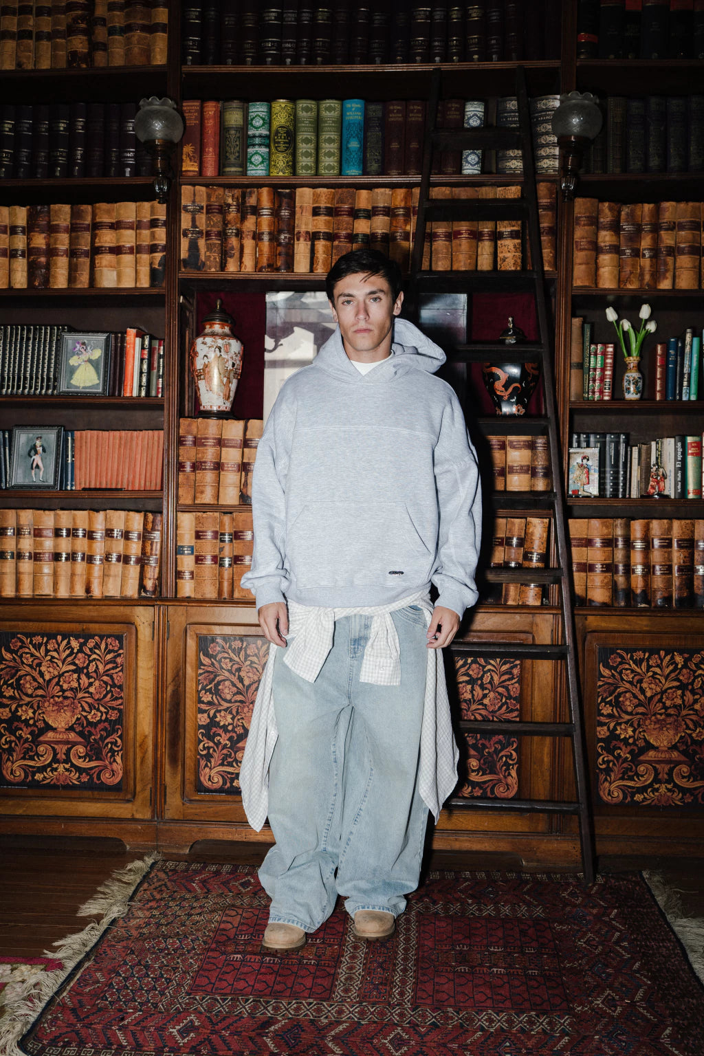 HOODIE - OVERLOCK GREY