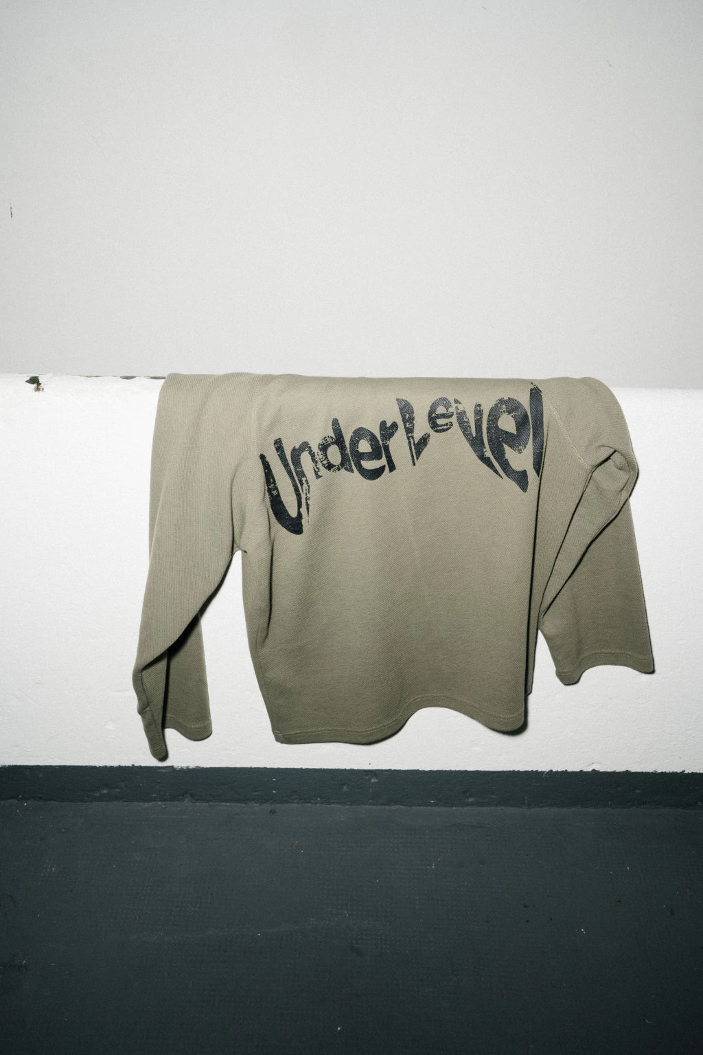 CREWNECK- fallout green